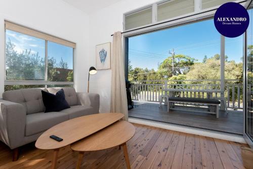 Beachfront Bliss / Broulee