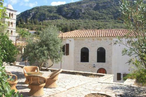 Rustic Holiday Villa Upper Qeparo
