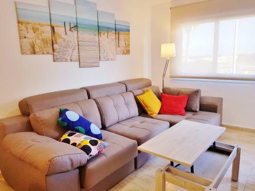 Apartamento Con Piscina Frente Al Mar. Oliva Nova