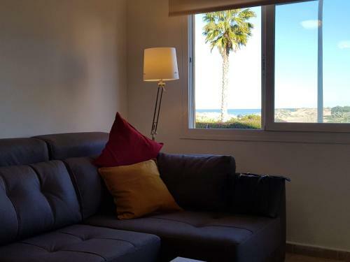 Apartamento Con Piscina Frente Al Mar. Oliva Nova