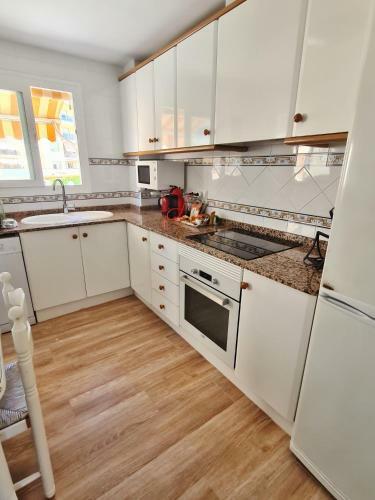 Apartamento Con Piscina Frente Al Mar. Oliva Nova