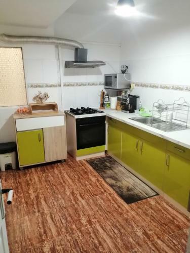 Apartamento Sch�ne Wohnung Mit Wifi Und Parkplatz Auf Der Stra�e