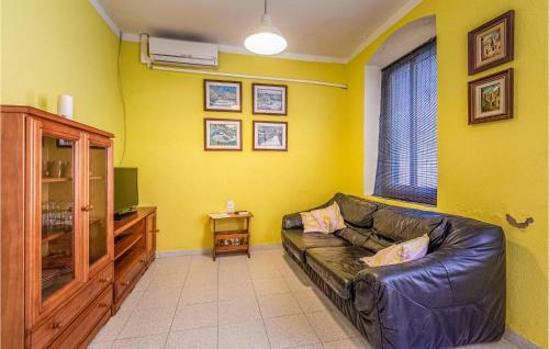 Two-bedroom Apartment In Osor