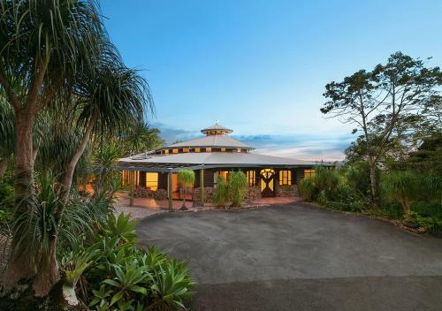 Aquila Retreat Mansion
