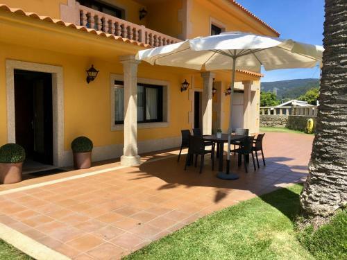 Casa Con Piscina Junto Al Mar