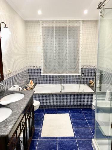 Casa Con Piscina Junto Al Mar