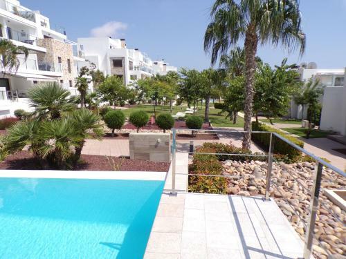 3 Bedroom Luxury Apartment Villamartin