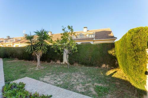 Pool-side Townhouse In Cabo Roig