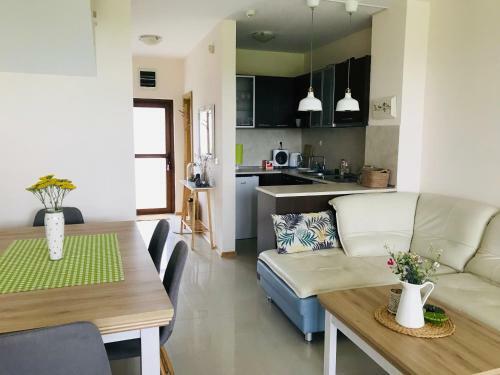 Lighthouse Golf Private Villa - Green And Blue