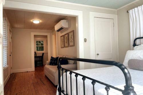 Hummingbird Home - The Studio