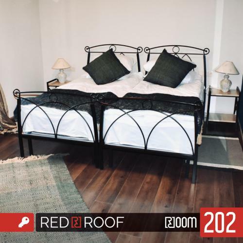 Hostal Redroof Country House Hotel