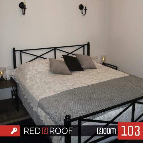 Hostal Redroof Country House Hotel