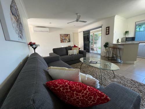 Villa Home Away From Home - Modern Luxury In Central Bundaberg