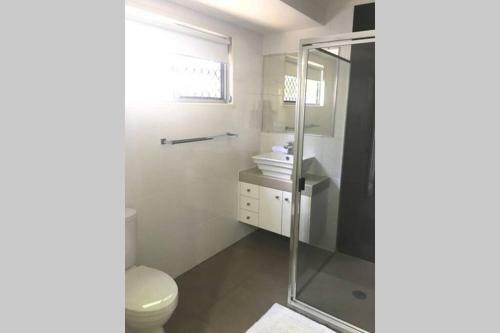 Villa Home Away From Home - Modern Luxury In Central Bundaberg
