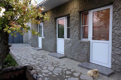 Hostal Vanand Guest House