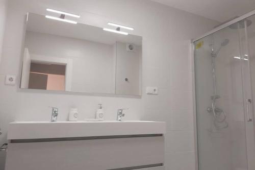 Apartamento Nuevo-casco Hist�rico-parking Gratuito.