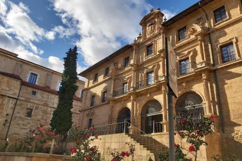 Apartamento Nuevo-casco Hist�rico-parking Gratuito.