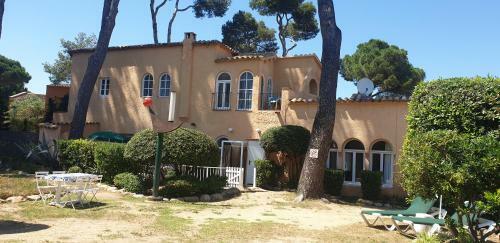 Casa Con Jard�n A 30 Metros de La Playa. At.