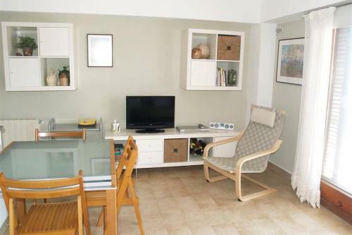 Apartment With Great Terrace At First Line