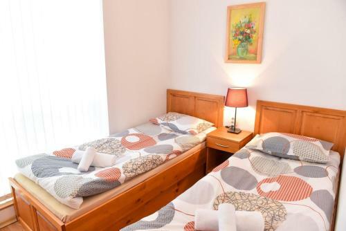 Two Bedroom Apartment In Front Of Gondola