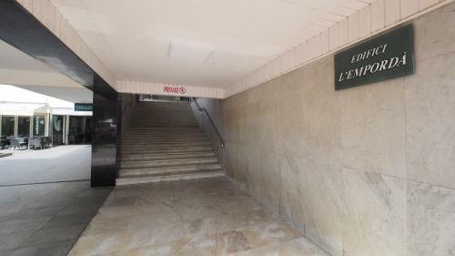Seafront Apartment In Palam�s