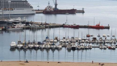 Seafront Apartment In Palam�s