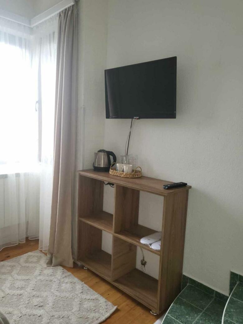 Hostal Boina House