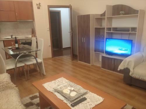 Cedar Lodge Apartment