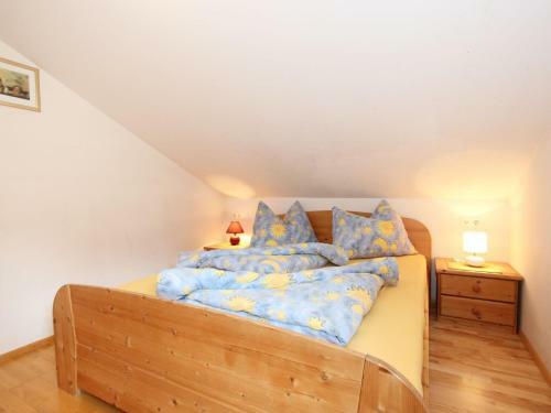 Apartment Plank II Stumm