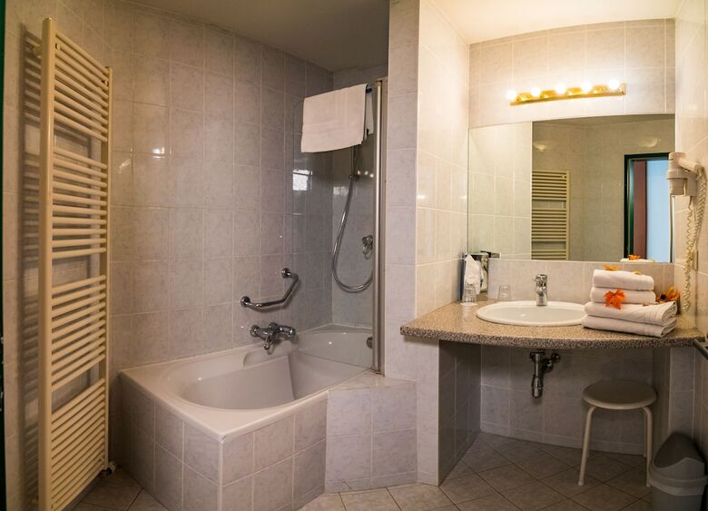 Tennis Golf Hotel H�llrigl