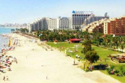 Apartamento Frontal En Primera L�nea de Playa En Marina Dor