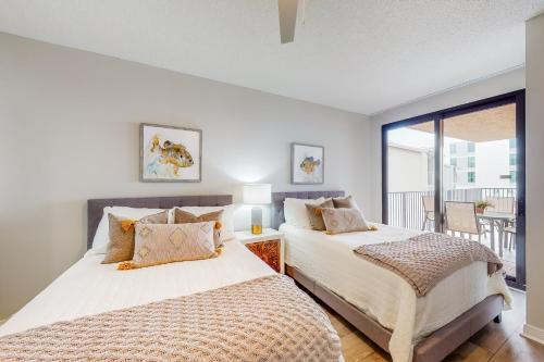 Four Seasons Of Romar Beach #604 West