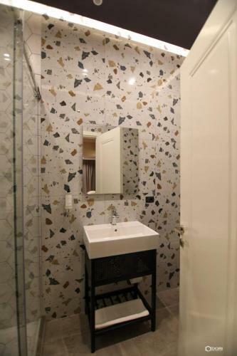 Secret Hotel,korce