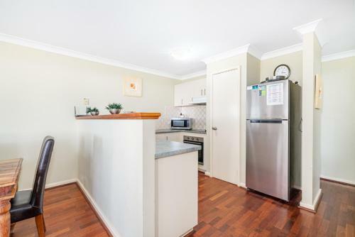 Apartamento 98 Steps To The Beach - Unit 9 At Cape View Resort
