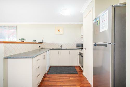 Apartamento 98 Steps To The Beach - Unit 9 At Cape View Resort