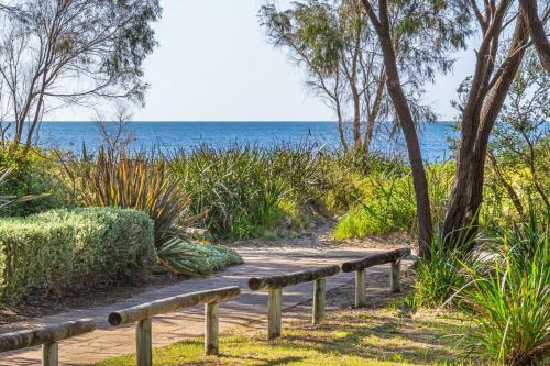 Apartamento 98 Steps To The Beach - Unit 9 At Cape View Resort
