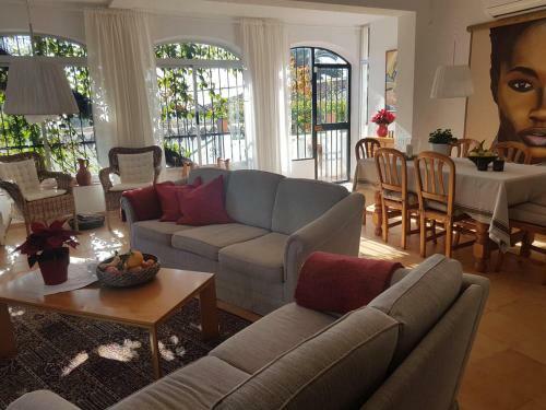 Bonita Villa En Nerja Casa Palomas