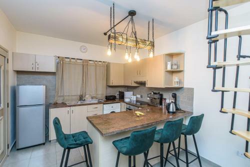 Apartamento Aprosmeno Luxary Jacuzzi House 2