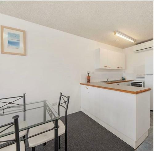 Apartamento Escape To This 2-bed Beach Home With Pool