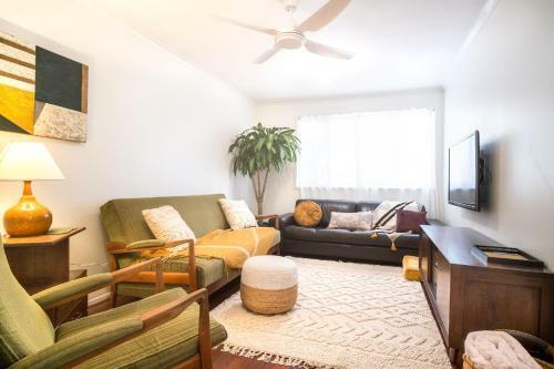 Mid-century Modern Retro Beach House Minutes To Beach