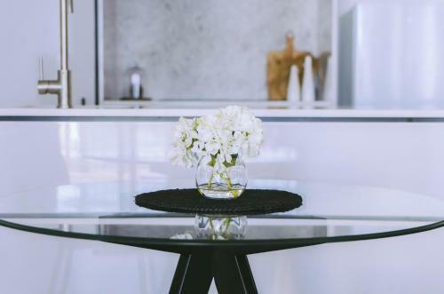 Capitol Executive Apartment On London Circuit