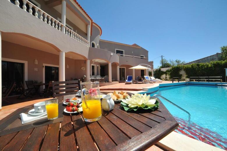 Hotel Albergaria Rosa Montes (.)