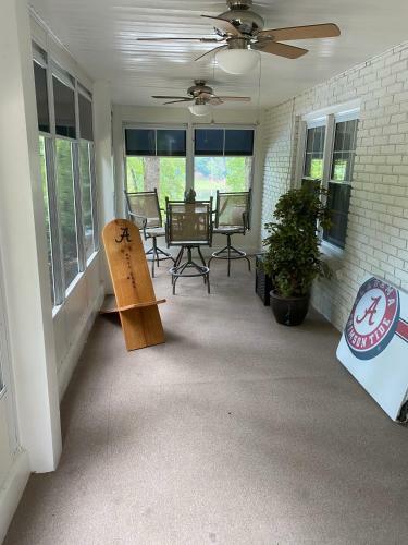 Spring Hill Lake House Apartment