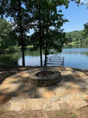 Spring Hill Lake House Apartment