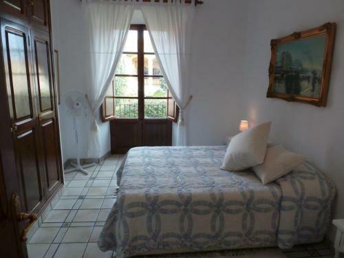 Luxury Villa For 16 People With Seaview, Pool And Bbq