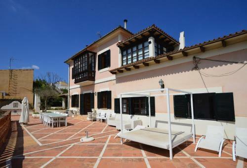 Luxury Villa For 16 People With Seaview, Pool And Bbq