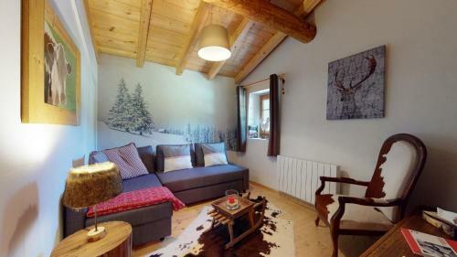 Authentic Chalet Full Of Charm, 5min. From Anz�re