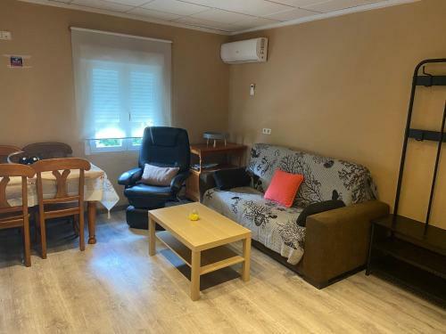 Cheap & Equipped Apartament Nearly Center
