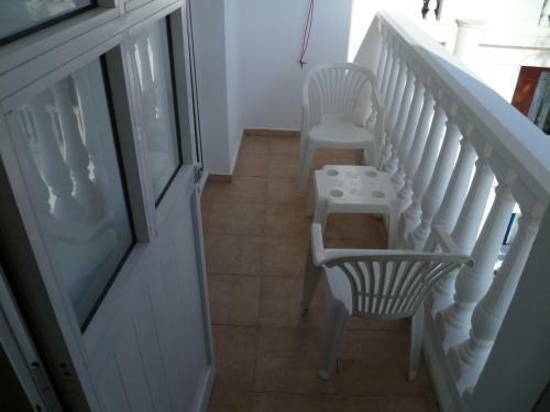 Laura's 2 Bedroom Apartment With Balcony!