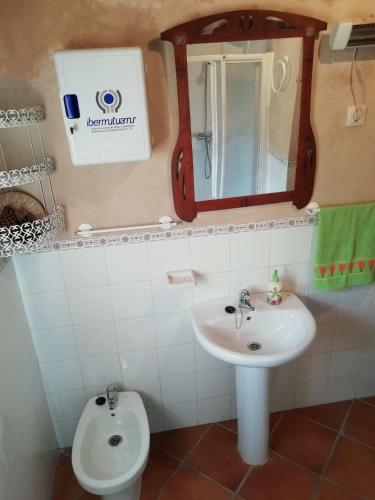 Casa Rural En El Cerro Del B�ho